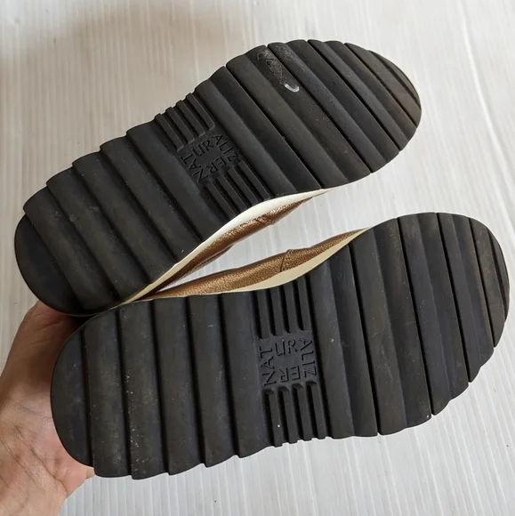 NATURALIZER Selah rose gold slip-on sneakers loafers - Picture 8 of 11